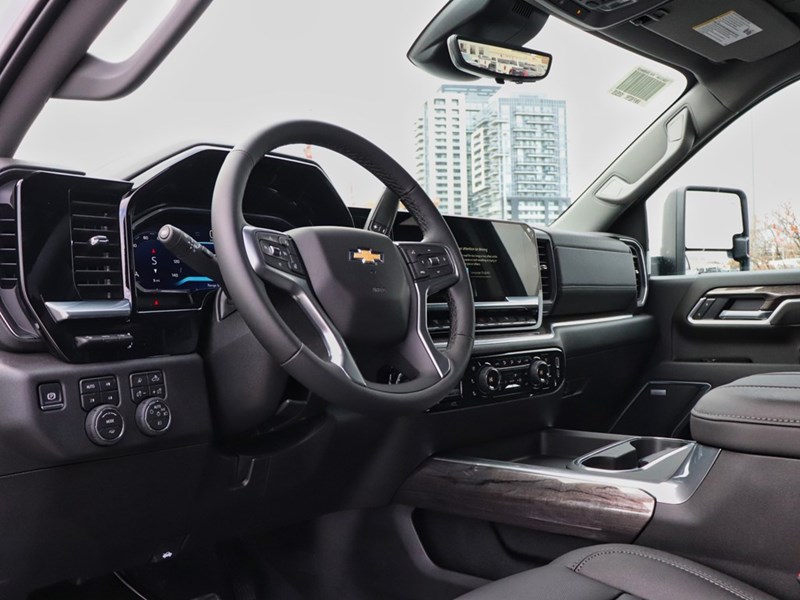 2026 Chevrolet Silverado 3500HD 4WD Crew Cab 172