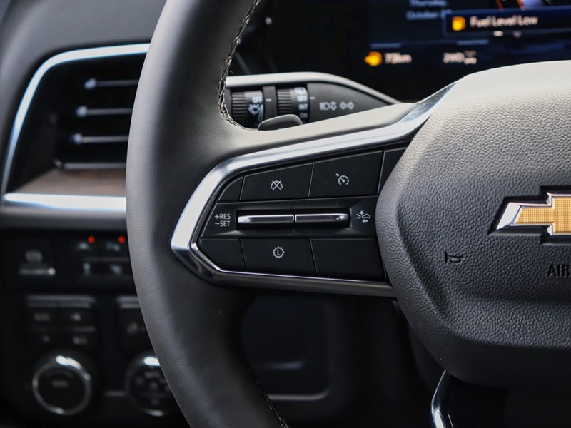 2026 Chevrolet Suburban 4WD 4dr Premier