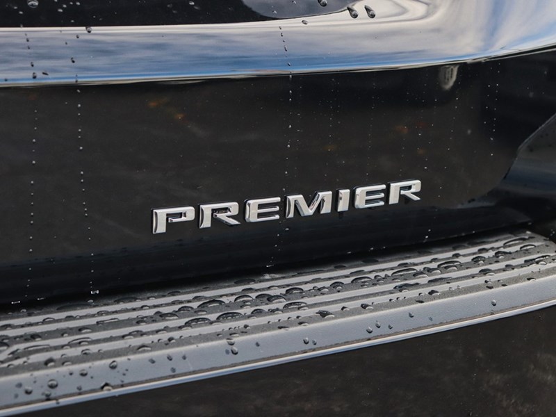 2026 Chevrolet Suburban 4WD 4dr Premier