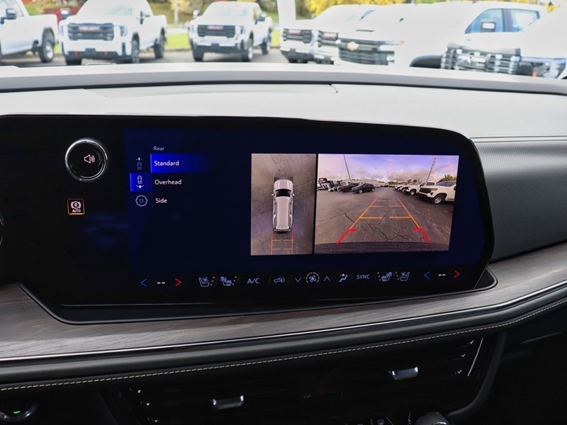 2026 Chevrolet Suburban 4WD 4dr Premier