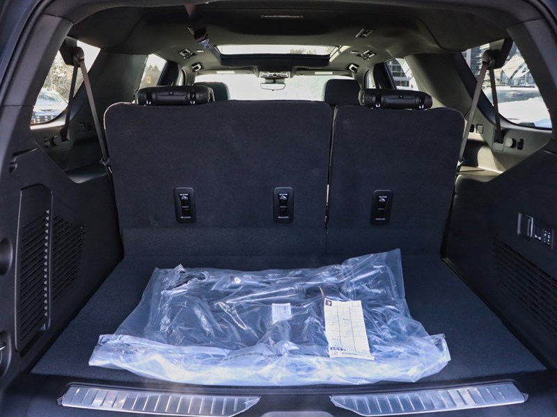 2026 Chevrolet Suburban 4WD 4dr High Country