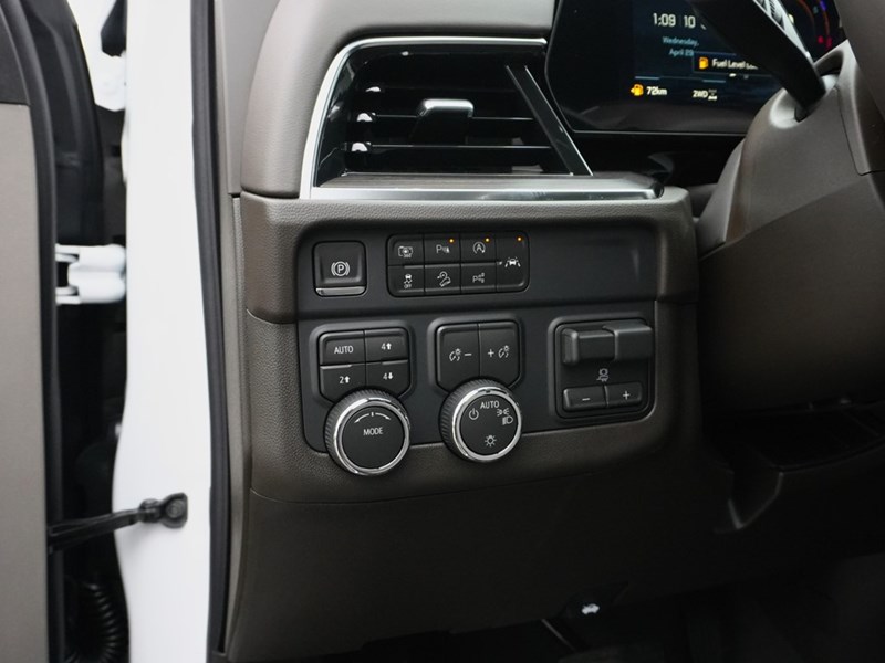2026 Chevrolet Suburban 4WD 4Dr LS