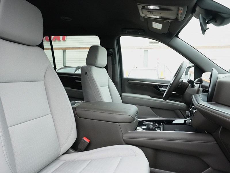 2026 Chevrolet Suburban 4WD 4Dr LS