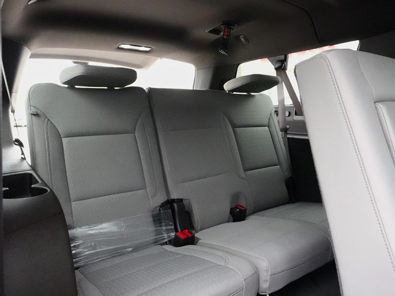 2026 Chevrolet Suburban 4WD 4Dr LS