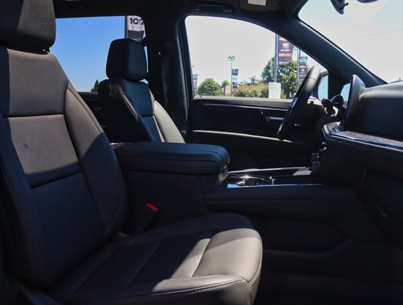 2026 Chevrolet Suburban 4WD 4Dr LT