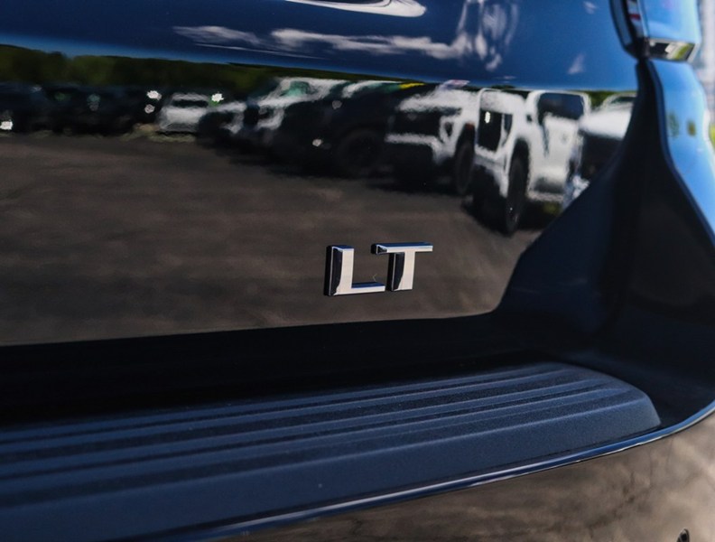 2026 Chevrolet Suburban 4WD 4Dr LT