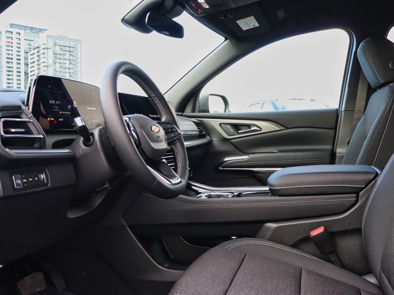 2026 Chevrolet Traverse AWD 4dr LT