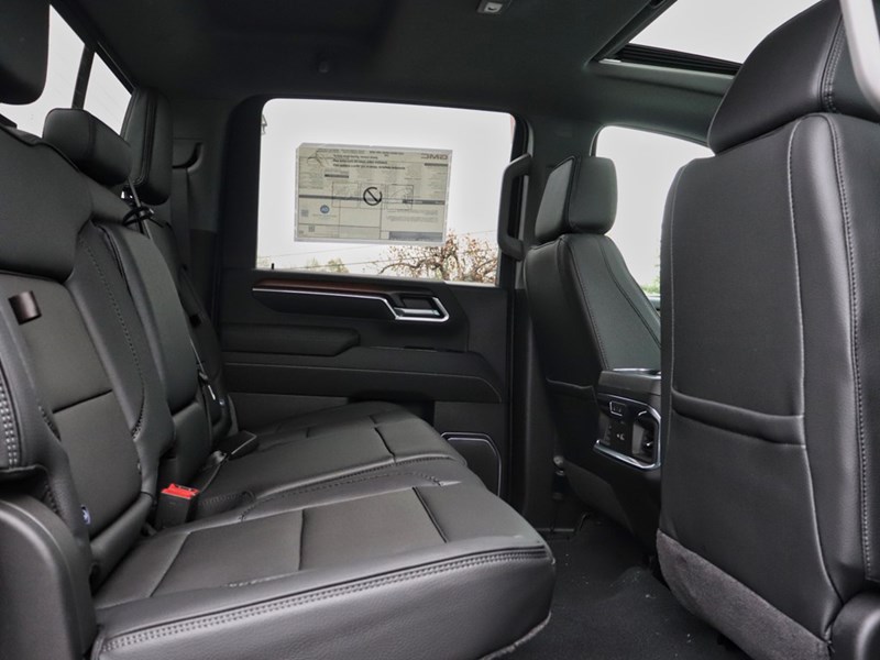 2026 GMC Sierra 3500HD 4WD Crew Cab 172