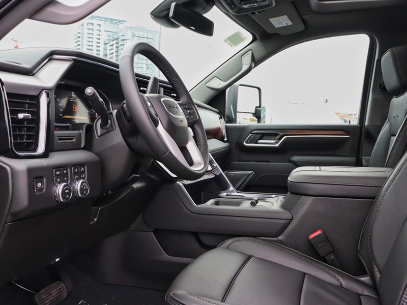 2026 GMC Sierra 3500HD 4WD Crew Cab 172