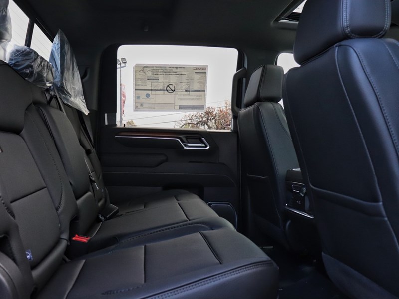 2026 GMC Sierra 3500HD 4WD Crew Cab 172