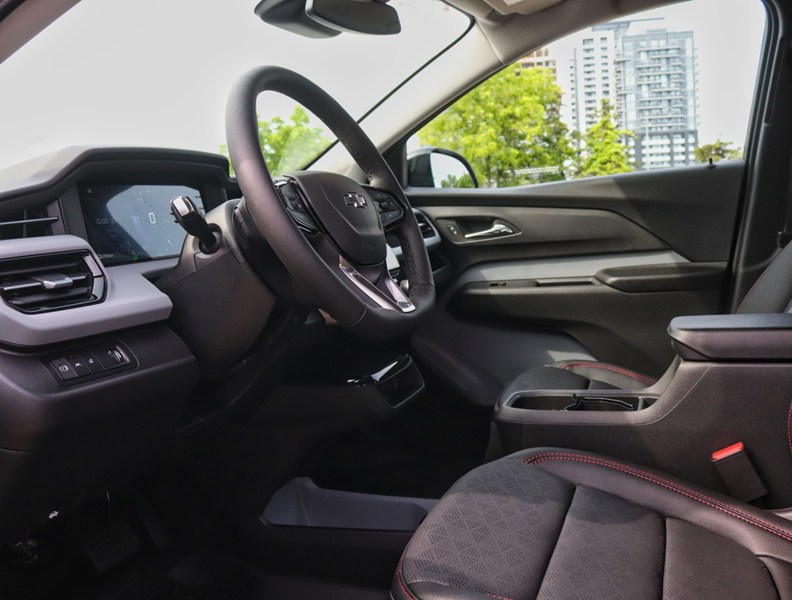 2027 Chevrolet Bolt FWD 4Dr RS