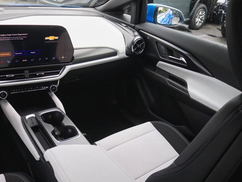 2027 Chevrolet Equinox Ev 4Dr Lt2 W/Pde