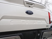 2018 Ford F-150 LARIAT | 4X4 | 3.5L | ROOF | TLGT STEP | NAV | 20s