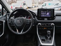 2022 Toyota Rav4 XLE | AWD | 2.5L | Roof | Htd Str Whl |Adptv Cruis