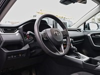 2022 Toyota Rav4 XLE | AWD | 2.5L | Roof | Htd Str Whl |Adptv Cruis