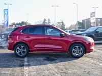 2024 Ford Escape St-Line | AWD | 1.5L | Roof | Htd Str Whl | Blis