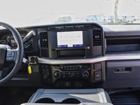 2024 FORD SUPER DUTY F-600 DRW XL 4WD Reg Cab 145
