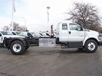 2025 FORD SUPER DUTY F-750 STRAIGHT FRAME SuperCab