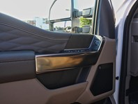 2026 Ford Super Duty F-350 Drw Platinum 4WD Crew Cab 8' Box