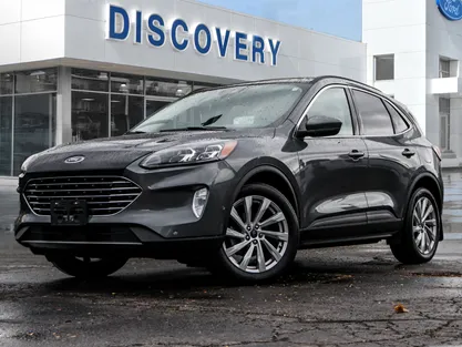 2022 Ford Escape Titanium | AWD | 2.0L | Nav |Elite Pkg |Roof | Tow