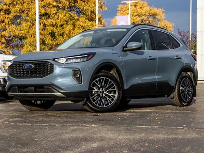 2025 Ford Escape PHEV | Low Kms | Tow Pkg | Htd Str Whl | Adptv Cru