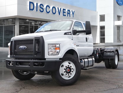 2025 FORD SUPER DUTY F-750 STRAIGHT FRAME SuperCab