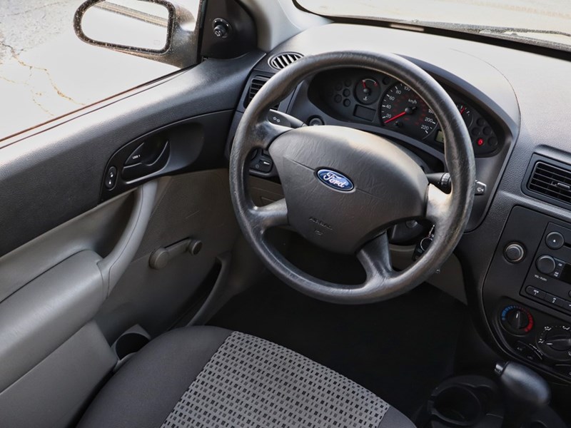 2007 Ford Focus SE | 2.0L | PWR LOCKS | A/C