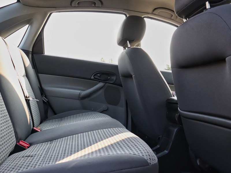 2007 Ford Focus SE | 2.0L | PWR LOCKS | A/C