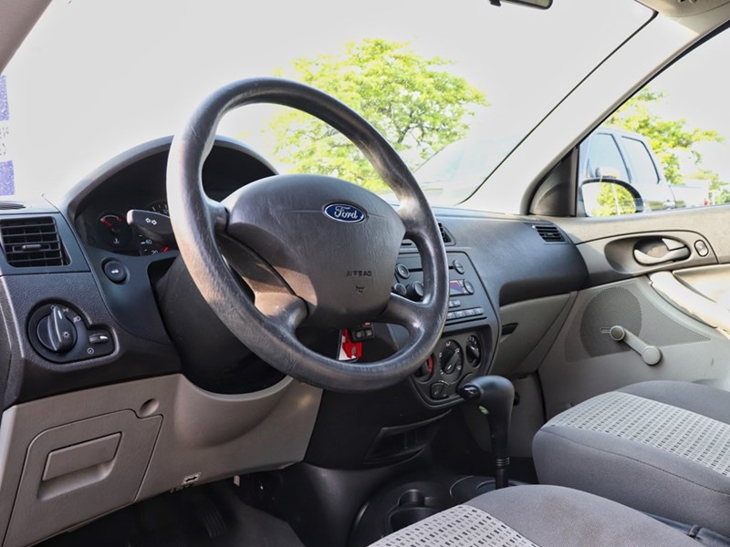 2007 Ford Focus SE | 2.0L | PWR LOCKS | A/C