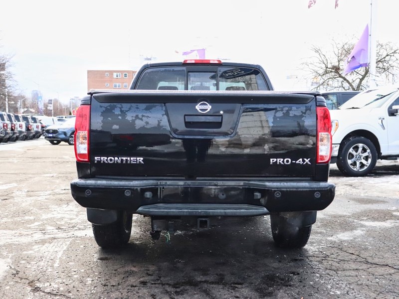 2016 NISSAN FRONTIER PRO-4X | 4X4 | 4.0L | NAV | ACCIDENT FREE
