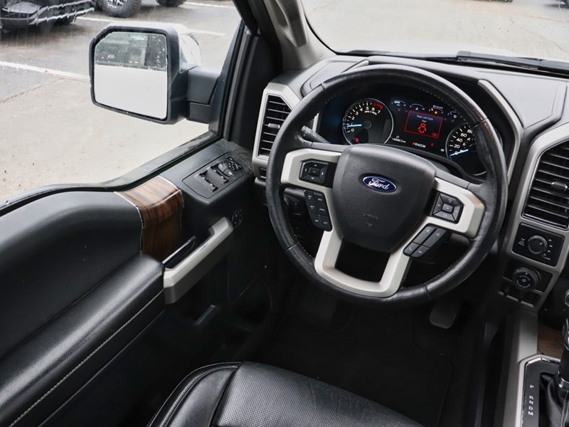 2018 Ford F-150 LARIAT | 4X4 | 3.5L | ROOF | TLGT STEP | NAV | 20s
