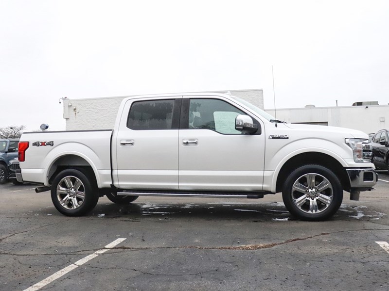 2018 Ford F-150 LARIAT | 4X4 | 3.5L | ROOF | TLGT STEP | NAV | 20s