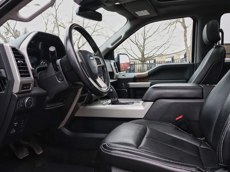 2018 Ford F-150 LARIAT | 4X4 | 3.5L | ROOF | TLGT STEP | NAV | 20s