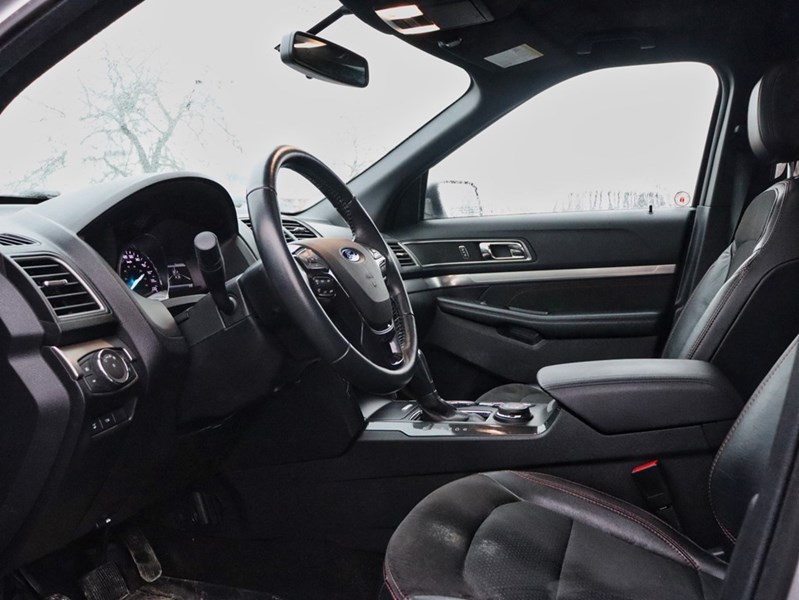 2019 Ford Explorer XLT | 4WD | 2.3L | XLT App Pkg | Two | Nav | Roof