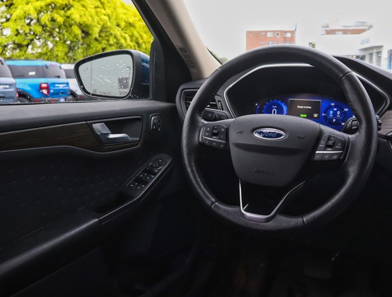 2020 Ford Escape Titanium Hybrid | AWD | Nav | Leather | B&O