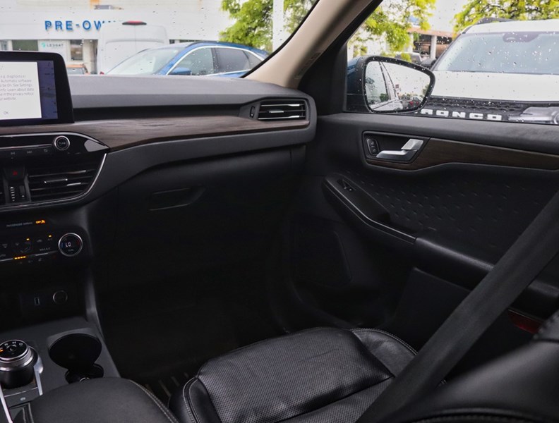 2020 Ford Escape Titanium Hybrid | AWD | Nav | Leather | B&O