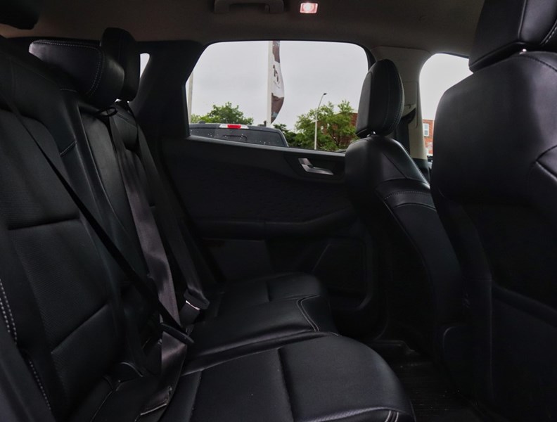 2020 Ford Escape Titanium Hybrid | AWD | Nav | Leather | B&O