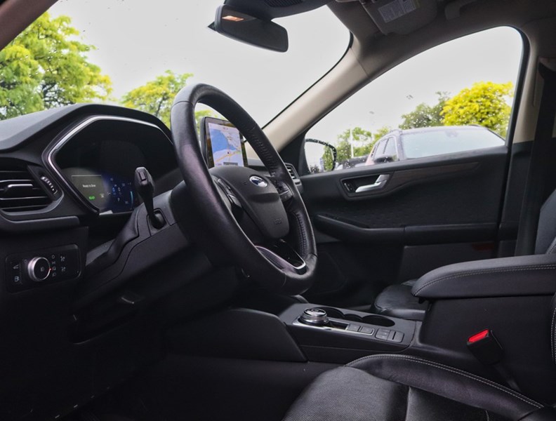 2020 Ford Escape Titanium Hybrid | AWD | Nav | Leather | B&O