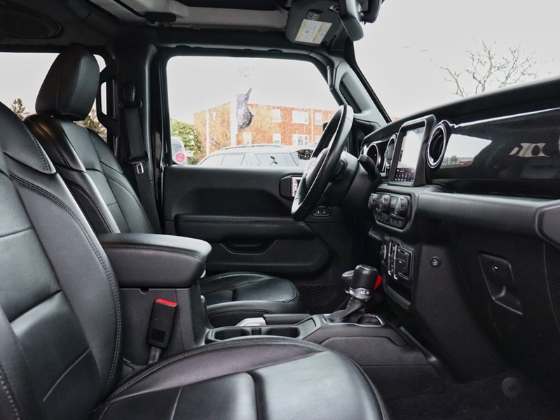 2020 Jeep Wrangler Unlimited Sahara Altitude | 4X4 | 3.6L | Auto | Nav | Led