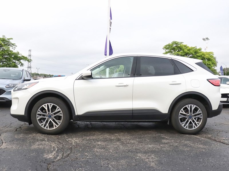 2022 Ford Escape SEL | AWD | 1.5L | NAV | ADP CRUISE | HTD STR WHL
