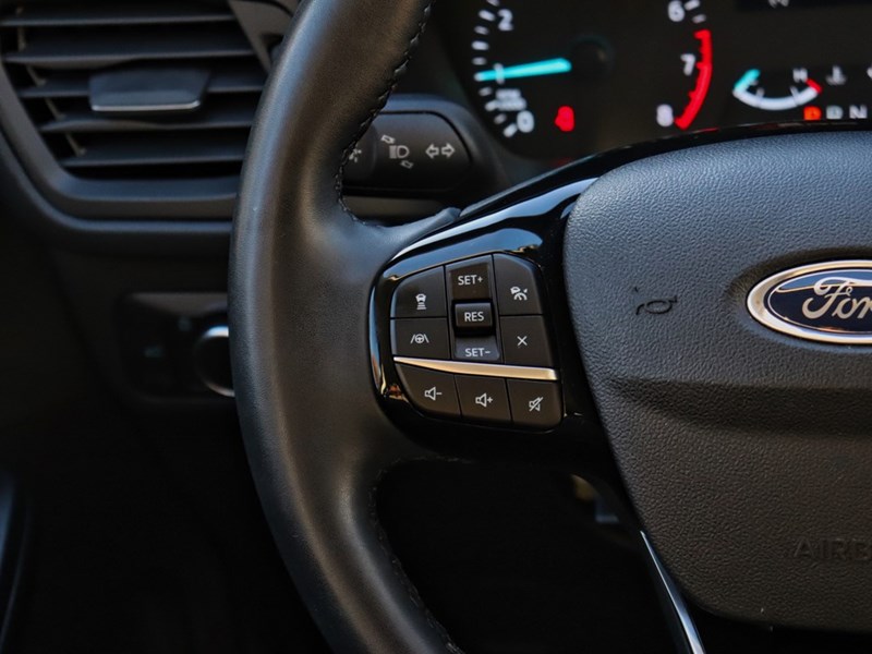 2022 FORD ESCAPE SE | AWD | NAV | HTD STR WHL | PWR LIFTGATE | BLIS