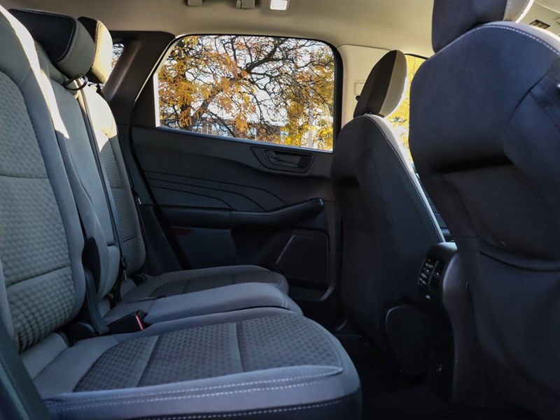 2022 FORD ESCAPE SE | AWD | NAV | HTD STR WHL | PWR LIFTGATE | BLIS