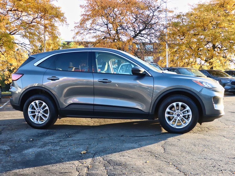 2022 FORD ESCAPE SE | AWD | NAV | HTD STR WHL | PWR LIFTGATE | BLIS