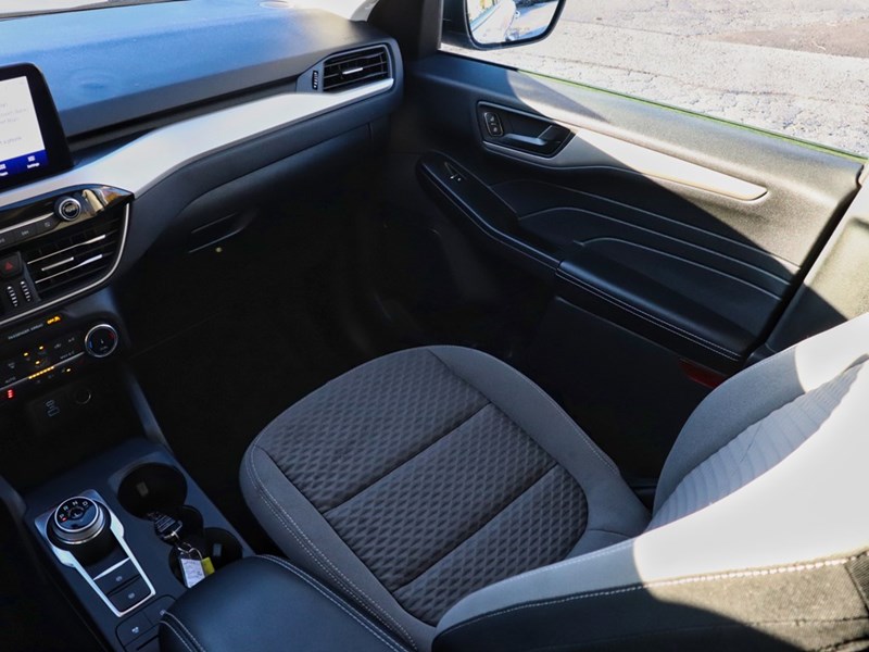 2022 FORD ESCAPE SE | AWD | 1.5L | NAV | PWR LFTGATE | HTD STR WHL