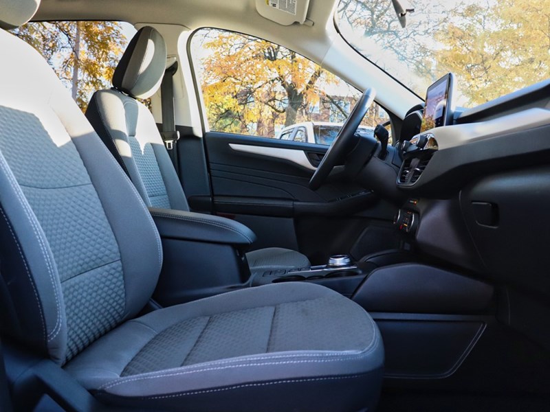 2022 FORD ESCAPE SE | AWD | 1.5L | NAV | PWR LFTGATE | HTD STR WHL