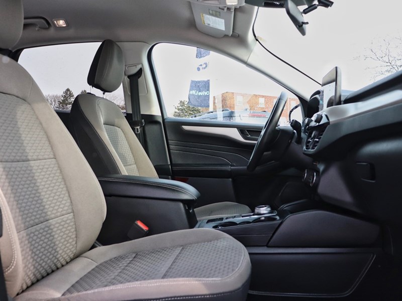 2022 Ford Escape SE | AWD | 1.5L | HTD STR WHL | BLIS |REMOTE START