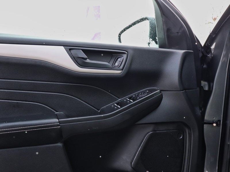 2022 Ford Escape SE | AWD | 1.5L | HTD STR WHL | BLIS |REMOTE START