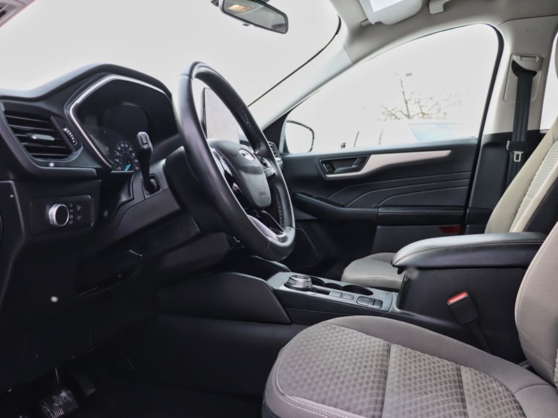 2022 Ford Escape SE | AWD | 1.5L | HTD STR WHL | BLIS |REMOTE START