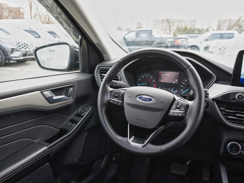 2022 Ford Escape Sel | AWD | 1.5L | Roof | Nav | Htd Str Whl