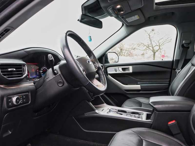 2022 Ford Explorer Limited | 4WD | Hybrid | Roof | Tow | Nav | 360